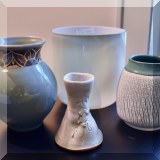 D35. Vases 